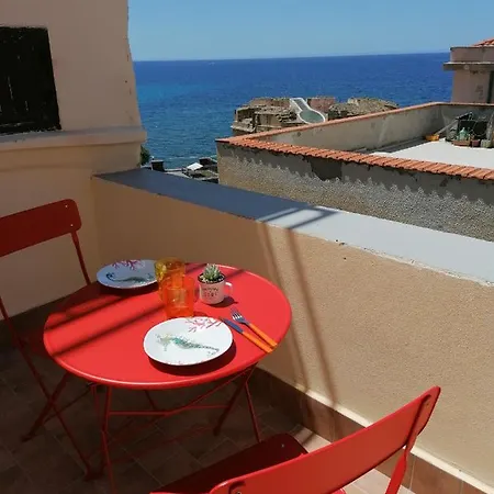Buona Onda, Piccola Onda Accogliente Sul Mare