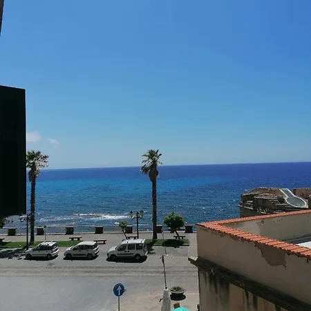 Buona Onda, Piccola Onda Accogliente Sul Mare Alghero