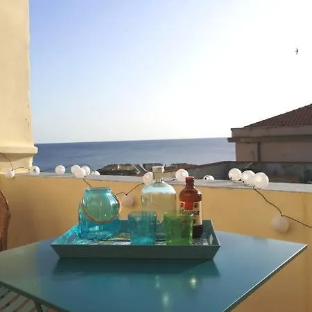 Buona Onda, Piccola Onda Accogliente Sul Mare Alghero
