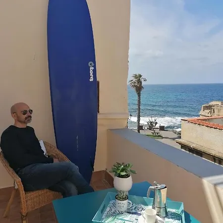 Buona Onda, Piccola Onda Accogliente Sul Mare
